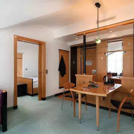 Seminaris Aparthotel 4*